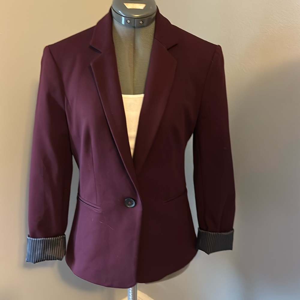 Express size 2 classic blazer in burgundy color. Like new condition.